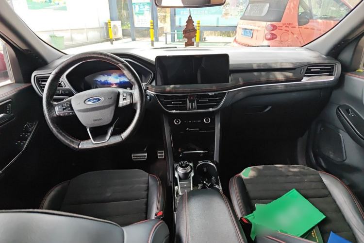 Used Ford Escape 2020 EcoBoost 245 Four-Wheel Drive ST-LINE Deluxe Edition Center Console