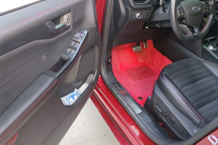 Used Ford Escape 2020 EcoBoost 245 Four-Wheel Drive ST-LINE Deluxe Edition Driver Seat