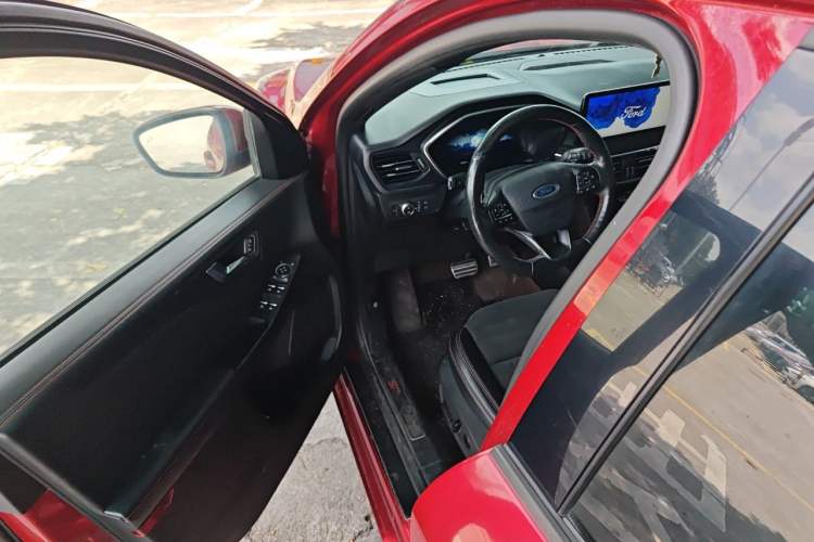 Used Ford Escape 2020 EcoBoost 245 Four-Wheel Drive ST-LINE Deluxe Edition Driver Seat