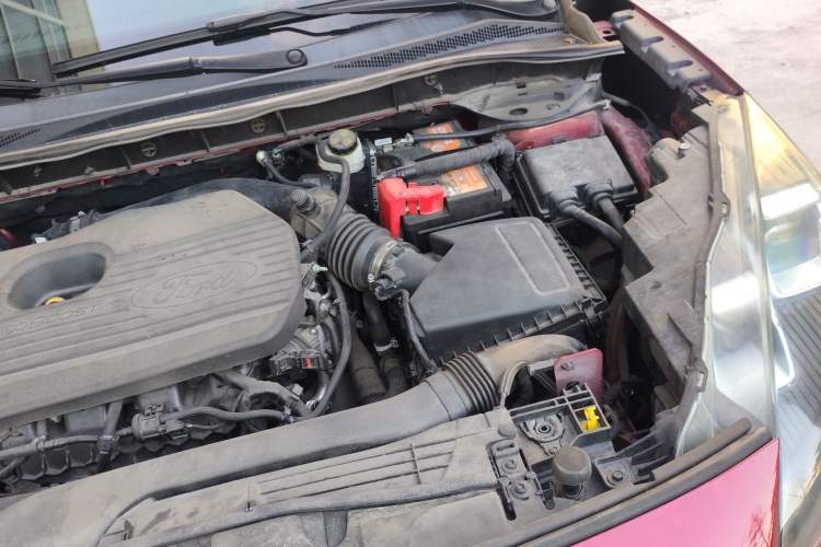 Used Ford Escape 2020 EcoBoost 245 Four-Wheel Drive ST-LINE Deluxe Edition Engine Bay Left