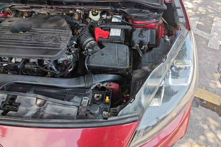 Used Ford Escape 2020 EcoBoost 245 Four-Wheel Drive ST-LINE Deluxe Edition Engine Bay Left
