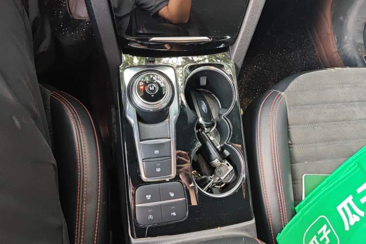 Used Ford Escape 2020 EcoBoost 245 Four-Wheel Drive ST-LINE Deluxe Edition Gear Lever