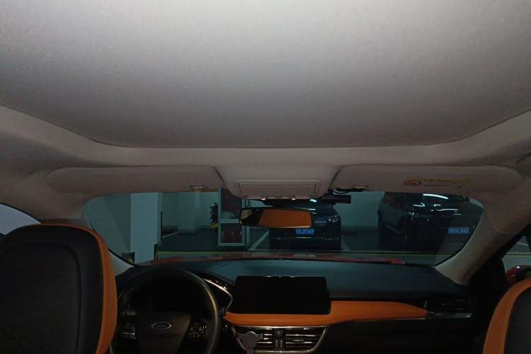 Used Ford Escape 2020 EcoBoost 245 Four-Wheel Drive Luxury Edition Headliner