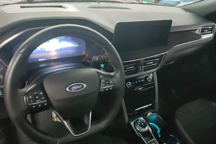 Used Ford Escape 2020 EcoBoost 245 Four-Wheel Drive ST-LINE Deluxe Edition Interior 3