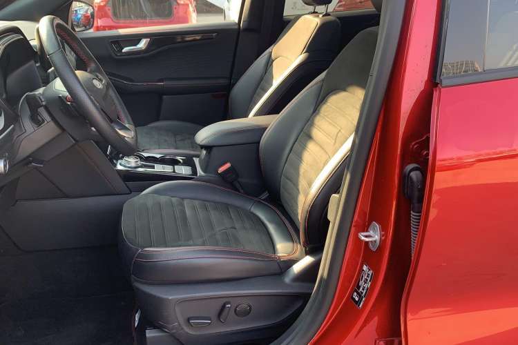 Used Ford Escape 2020 EcoBoost 245 Four-Wheel Drive ST-LINE Deluxe Edition Left Front Seat