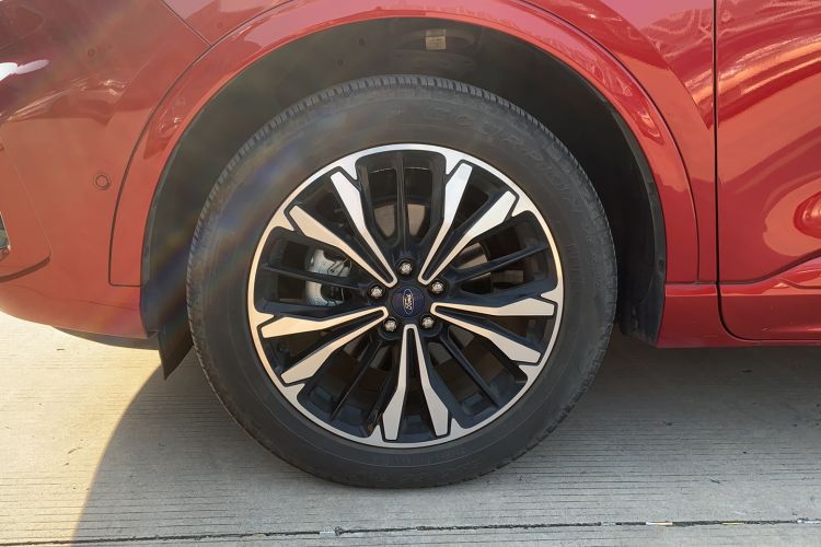 Used Ford Escape 2020 EcoBoost 245 Four-Wheel Drive ST-LINE Deluxe Edition Left Front Wheel Hub