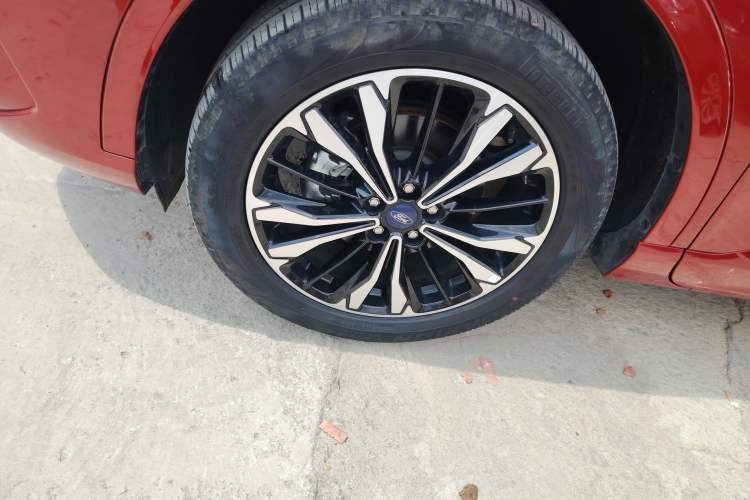 Used Ford Escape 2020 EcoBoost 245 Four-Wheel Drive ST-LINE Deluxe Edition Left Front Wheel Hub