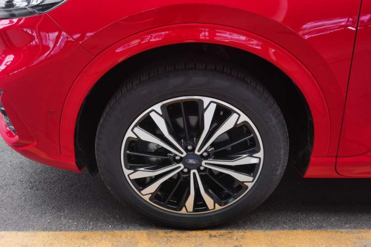 Used Ford Escape 2020 EcoBoost 245 Four-Wheel Drive ST-LINE Deluxe Edition Left Front Wheel Hub