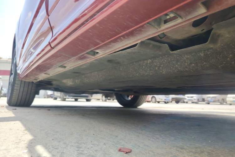 Used Ford Escape 2020 EcoBoost 245 Four-Wheel Drive ST-LINE Deluxe Edition Left Side Sill