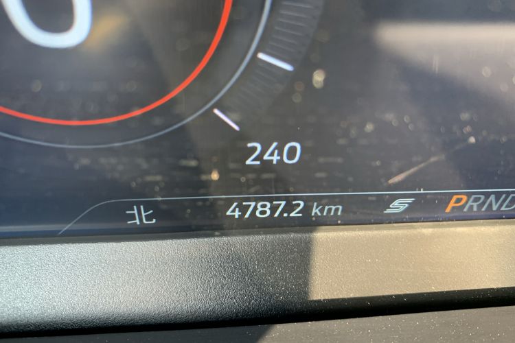 Used Ford Escape 2020 EcoBoost 245 Four-Wheel Drive ST-LINE Deluxe Edition Odometer Close Up