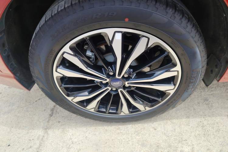 Used Ford Escape 2020 EcoBoost 245 Four-Wheel Drive ST-LINE Deluxe Edition Right Rear Wheel Hub