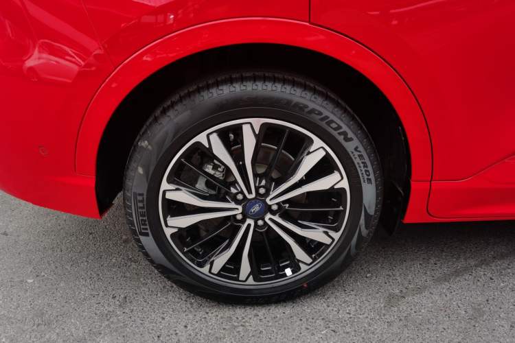 Used Ford Escape 2020 EcoBoost 245 Four-Wheel Drive ST-LINE Deluxe Edition Right Rear Wheel Hub