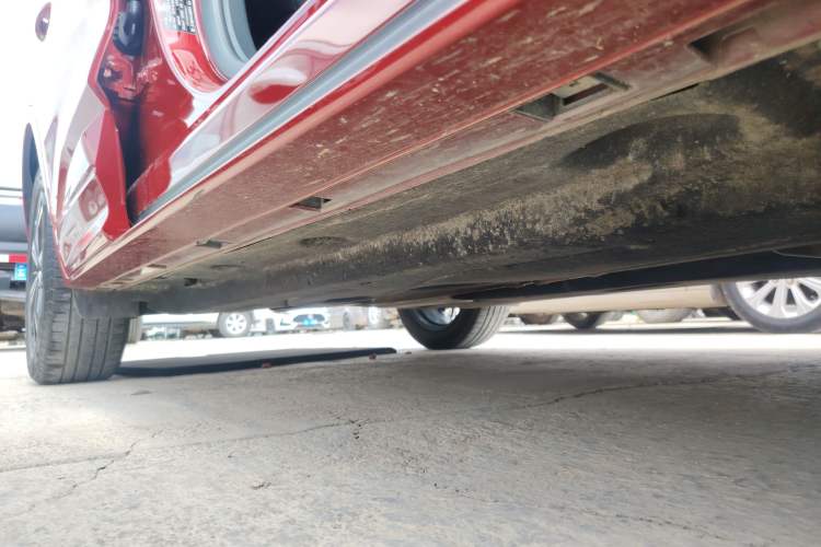 Used Ford Escape 2020 EcoBoost 245 Four-Wheel Drive ST-LINE Deluxe Edition Right Side Sill