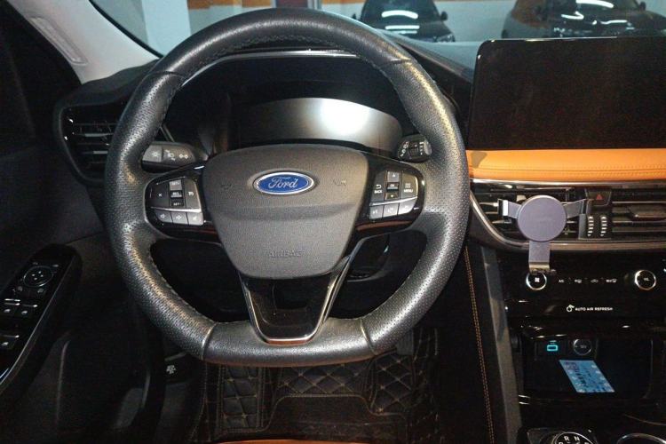 Used Ford Escape 2020 EcoBoost 245 Four-Wheel Drive Luxury Edition Steering Wheel