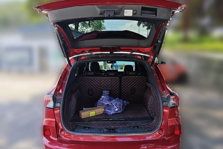 Used Ford Escape 2020 EcoBoost 245 Four-Wheel Drive ST-LINE Deluxe Edition Trunk