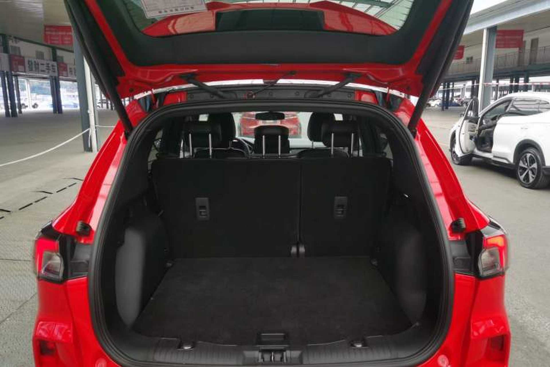 Used Ford Escape 2020 EcoBoost 245 Four-Wheel Drive ST-LINE Deluxe Edition Trunk