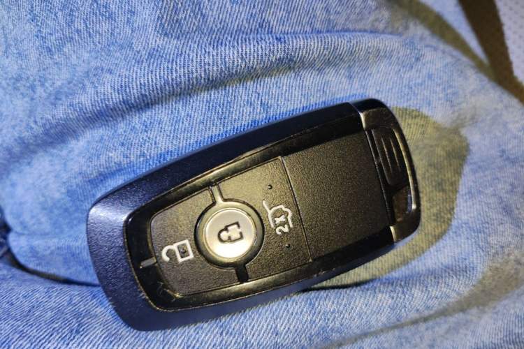 Used Ford Escape 2020 EcoBoost 245 Two-Wheel Drive Smart & Enjoyment Model Vehicle Key