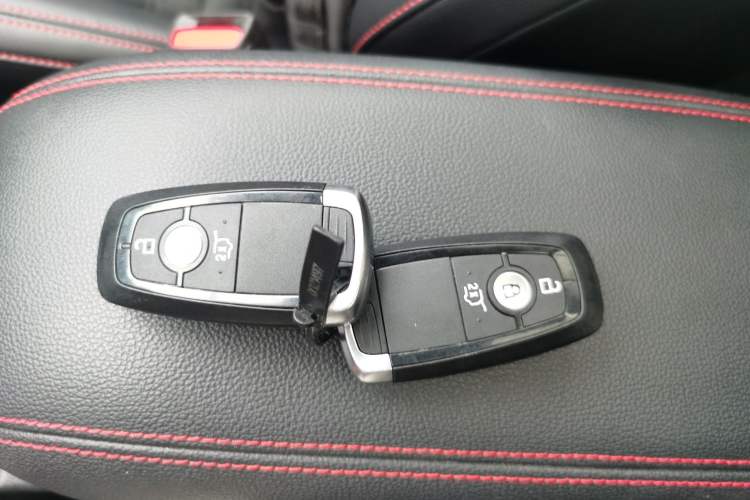 Used Ford Escape 2020 EcoBoost 245 Four-Wheel Drive ST-LINE Deluxe Edition Vehicle Key