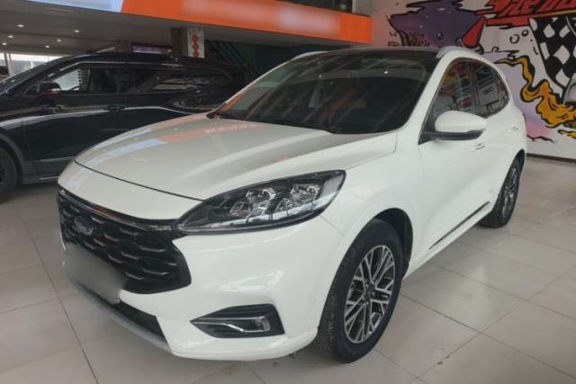 Ojetý Ford Escape 2020 EcoBoost 245 Four-Wheel Drive Luxury Edition