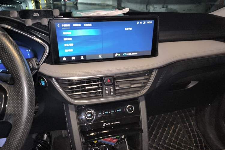 Used Ford Escape 2020 EcoBoost 245 Two-Wheel Drive Smart & Enjoyment Model Audio And AC Panel