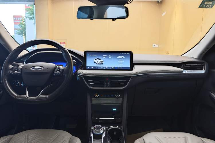 Used Ford Escape 2020 EcoBoost 245 Four-Wheel Drive Luxury Edition Audio And AC Panel