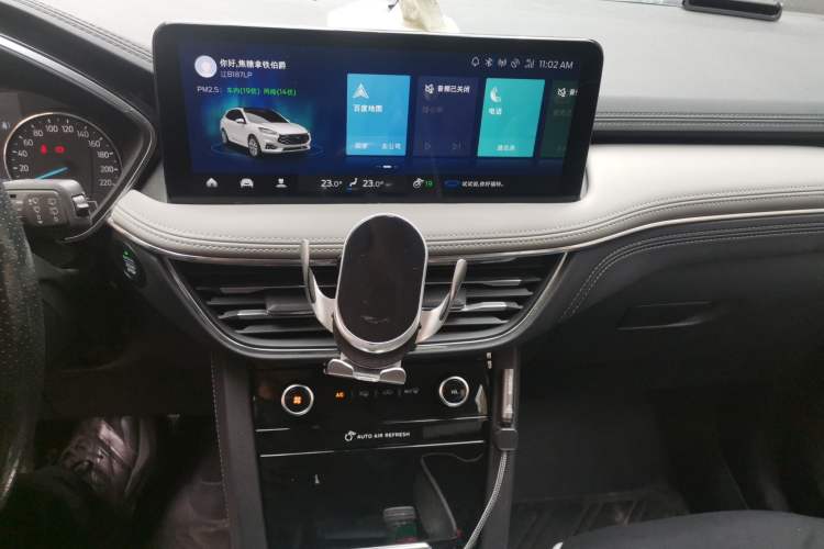 Used Ford Escape 2020 EcoBoost 245 Four-Wheel Drive Titanium Edition Audio And AC Panel