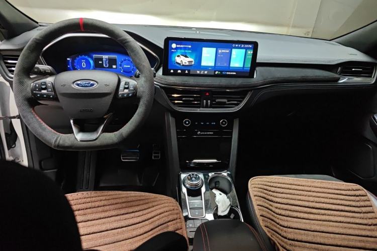 Used Ford Escape 2020 EcoBoost 245 Four-Wheel Drive ST-LINE Deluxe Edition Center Console