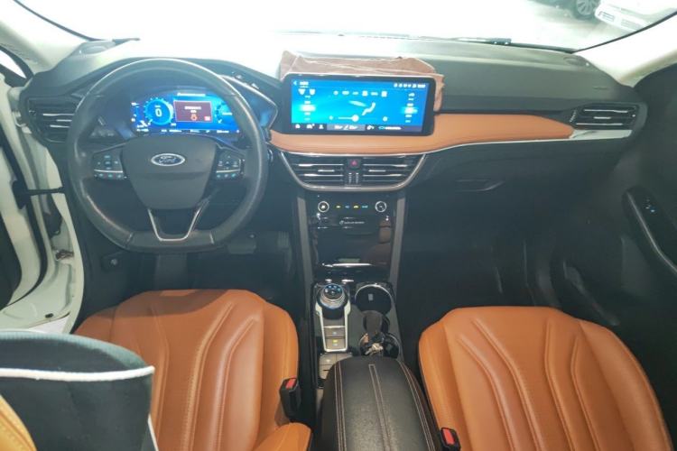 Used Ford Escape 2020 EcoBoost 245 Two-Wheel Drive Smart & Enjoyment Model Center Console