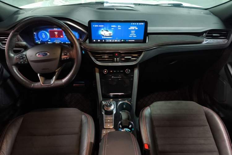 Used Ford Escape 2020 EcoBoost 245 Four-Wheel Drive ST-LINE Deluxe Edition Center Console
