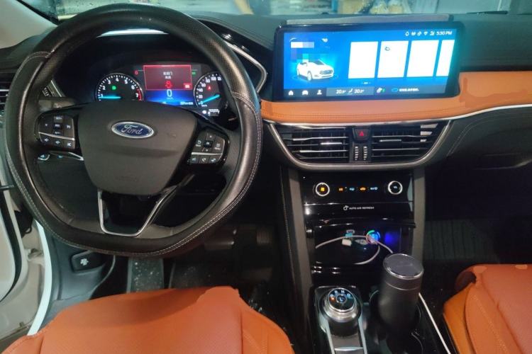 Used Ford Escape 2020 EcoBoost 245 Two-Wheel-Drive Comfort Edition Center Console