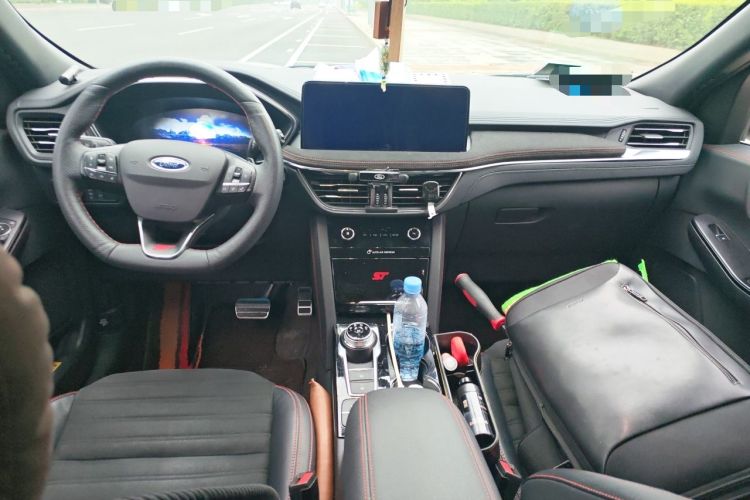 Used Ford Escape 2020 EcoBoost 245 Four-Wheel Drive ST-LINE Deluxe Edition Center Console
