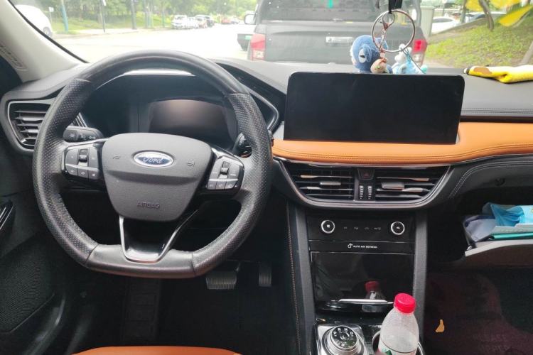 Used Ford Escape 2020 EcoBoost 245 Two-Wheel Drive Smart & Enjoyment Model Center Console