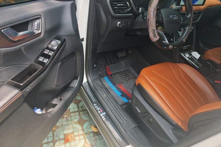 Used Ford Escape 2020 EcoBoost 245 Two-Wheel Drive Smart & Enjoyment Model Driver Seat