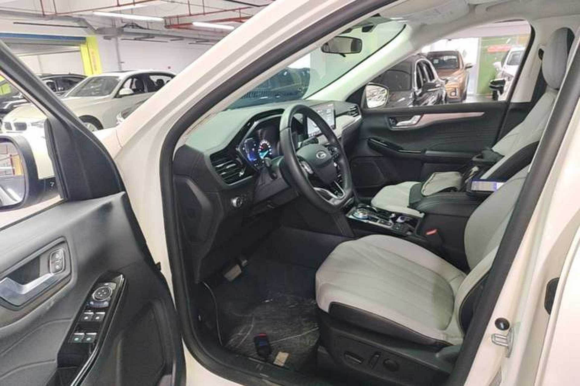 Used Ford Escape 2020 EcoBoost 245 Two-Wheel-Drive Titanium Edition Driver Seat