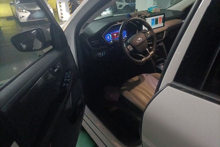 Used Ford Escape 2020 EcoBoost 245 Two-Wheel-Drive Titanium Edition Driver Seat