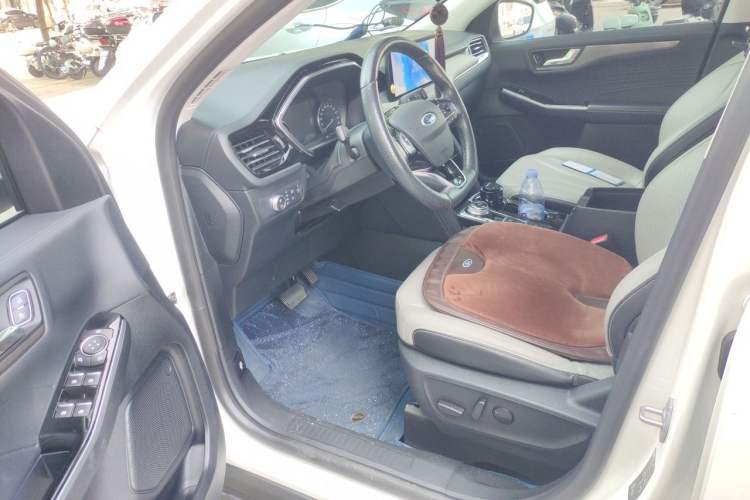 Used Ford Escape 2020 EcoBoost 245 Two-Wheel-Drive Titanium Edition Driver Seat