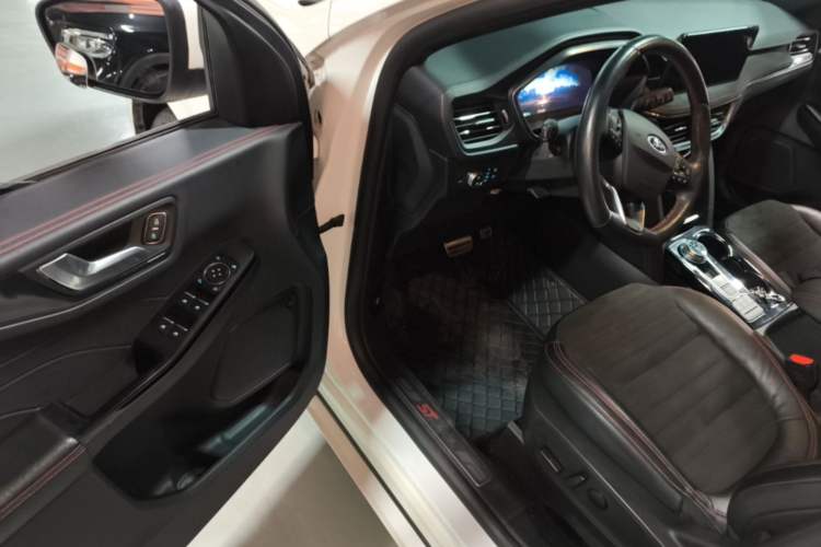 Used Ford Escape 2020 EcoBoost 245 Four-Wheel Drive ST-LINE Deluxe Edition Driver Seat