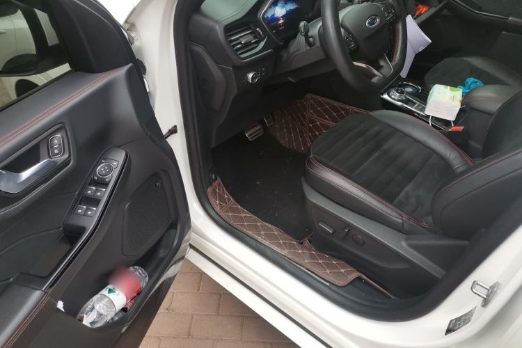 Used Ford Escape 2020 EcoBoost 245 Four-Wheel Drive ST-LINE Deluxe Edition Driver Seat