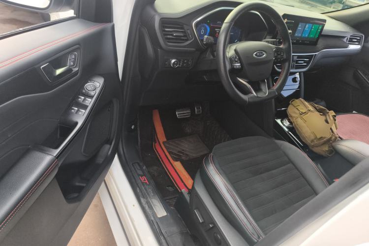 Used Ford Escape 2020 EcoBoost 245 Four-Wheel Drive ST-LINE Deluxe Edition Driver Seat