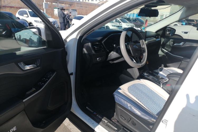 Used Ford Escape 2020 EcoBoost 245 4x4 Enjoyment Model Driver Seat