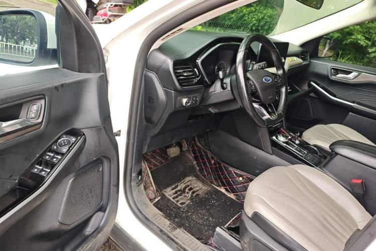 Used Ford Escape 2020 EcoBoost 245 4x4 Enjoyment Model Driver Seat