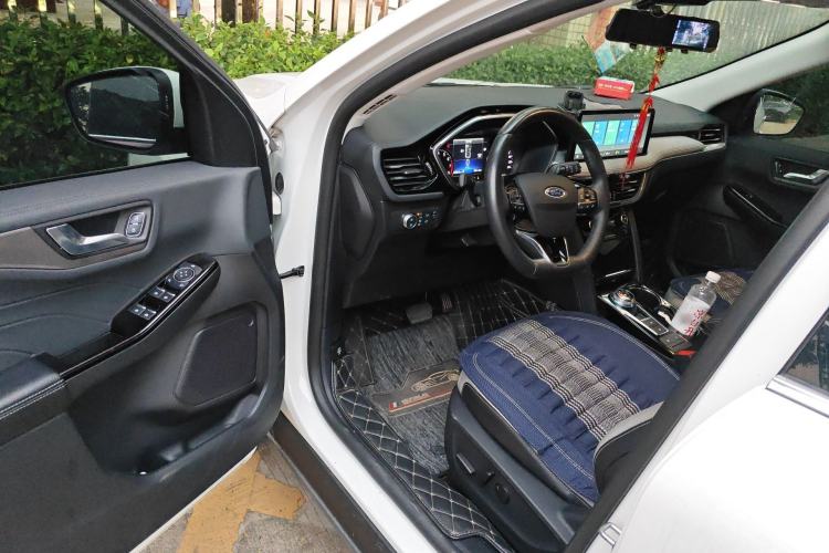 Used Ford Escape 2020 EcoBoost 245 Two-Wheel-Drive Titanium Edition Driver Seat