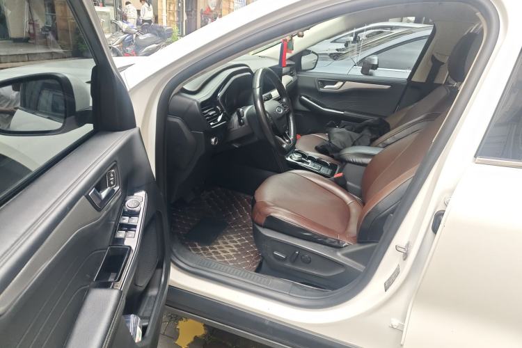 Used Ford Escape 2020 EcoBoost 245 4x4 Enjoyment Model Driver Seat
