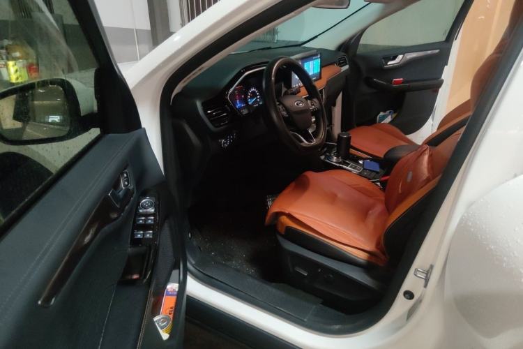 Used Ford Escape 2020 EcoBoost 245 Two-Wheel-Drive Comfort Edition Driver Seat
