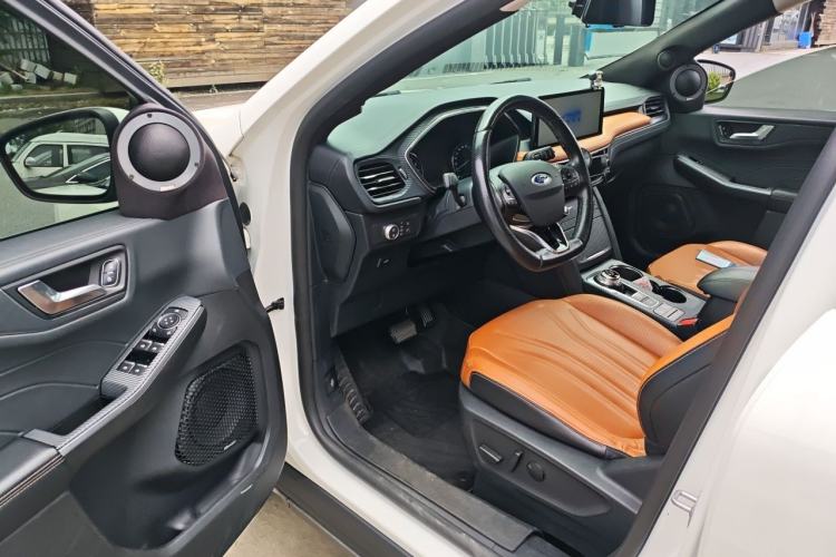 Used Ford Escape 2020 EcoBoost 245 Two-Wheel-Drive Titanium Edition Driver Seat