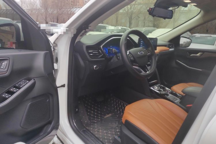 Used Ford Escape 2020 EcoBoost 245 Four-Wheel Drive Luxury Edition Driver Seat
