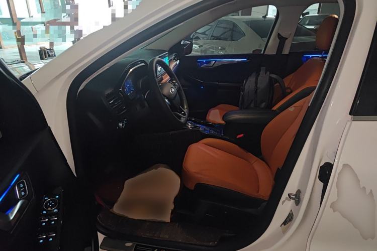Used Ford Escape 2020 EcoBoost 245 Four-Wheel Drive Luxury Edition Driver Seat