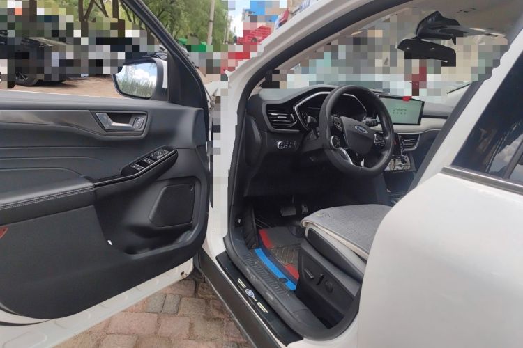 Used Ford Escape 2020 EcoBoost 245 Two-Wheel-Drive Titanium Edition Driver Seat