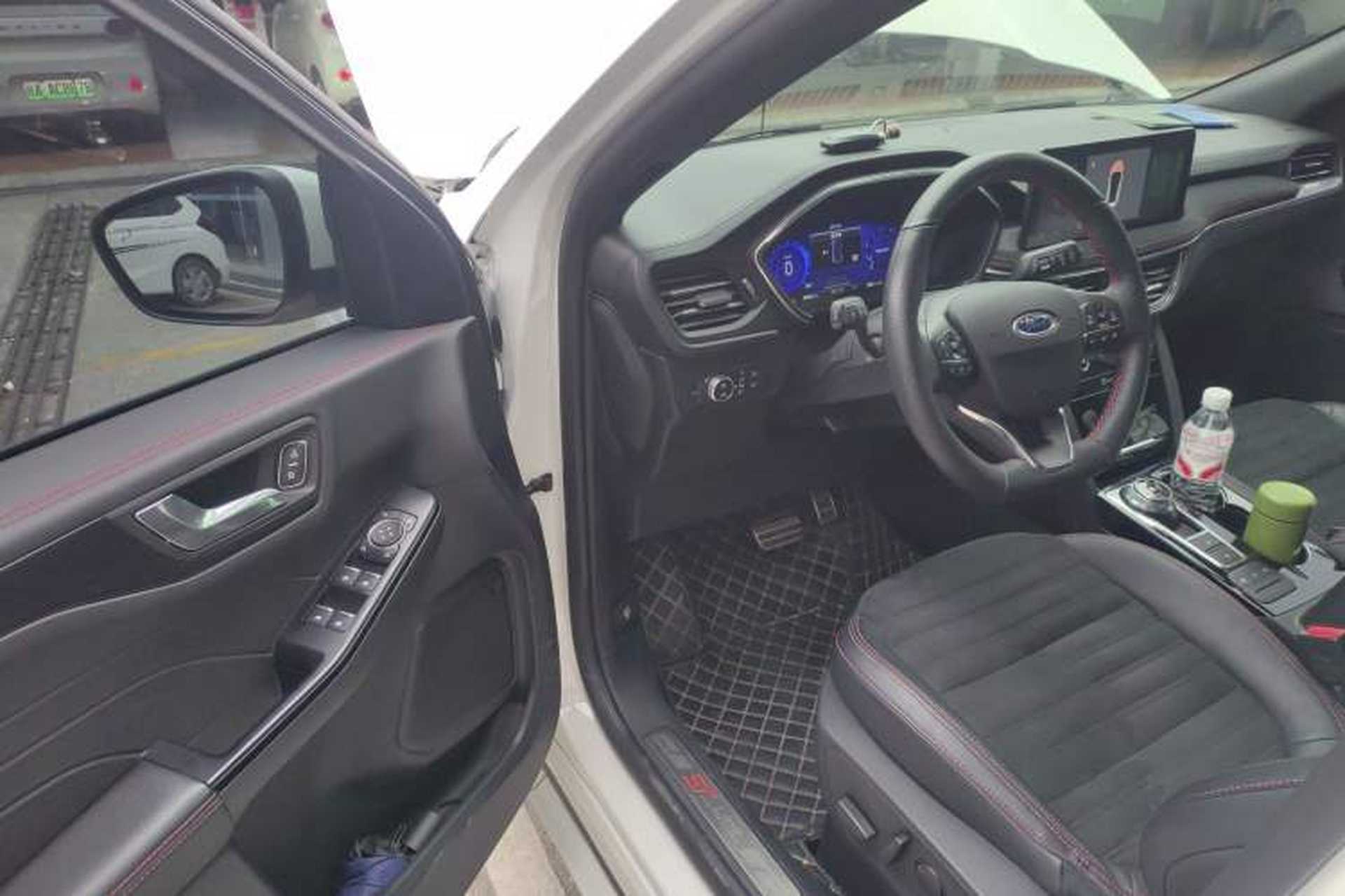 Used Ford Escape 2020 EcoBoost 245 Four-Wheel Drive ST-LINE Deluxe Edition Driver Seat