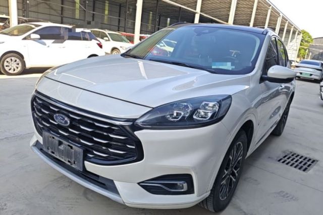 Ford Escape 2020 EcoBoost 245 Four-Wheel Drive Luxury Edition مستعملة